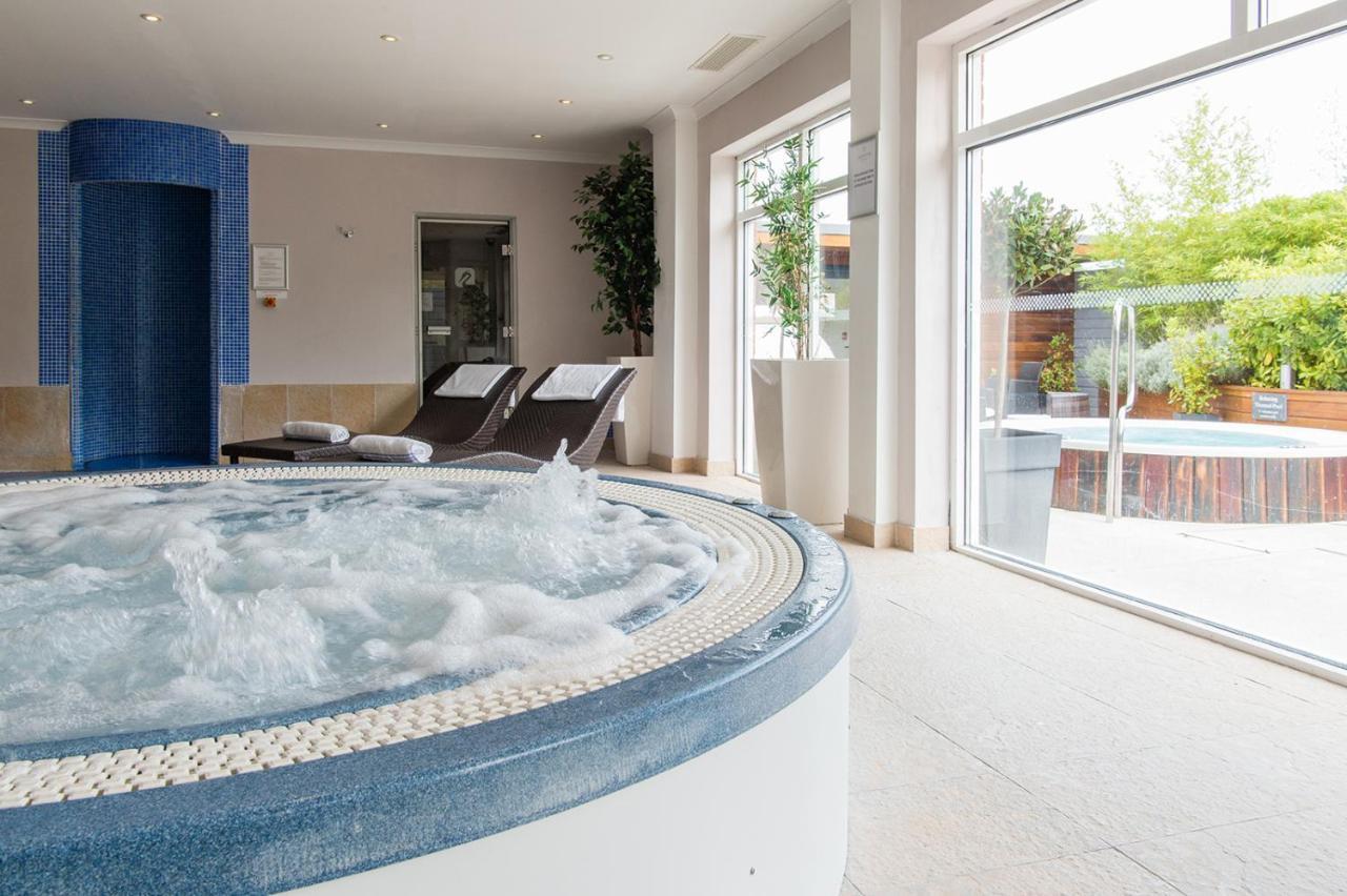 Lakeside Park Hotel & Spa Fishbourne  Exterior foto